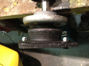 top mount on shaft with spring cup